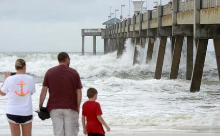 Trump declara estado de emergencia en Florida por huracán "Michael"