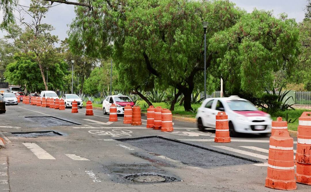 El programa emergente atenderá baches que se están originando en la actual temporada de lluvias, informó el titular de la Sobse. Foto: Valente Rosas / EL UNIVERSAL