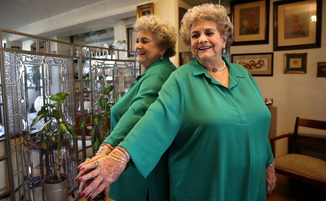 Sus paredes atesoran en fotos recuerdos con actores y en los rodajes. Fotos: Valente Rosas/ EL UNIVERSAL.