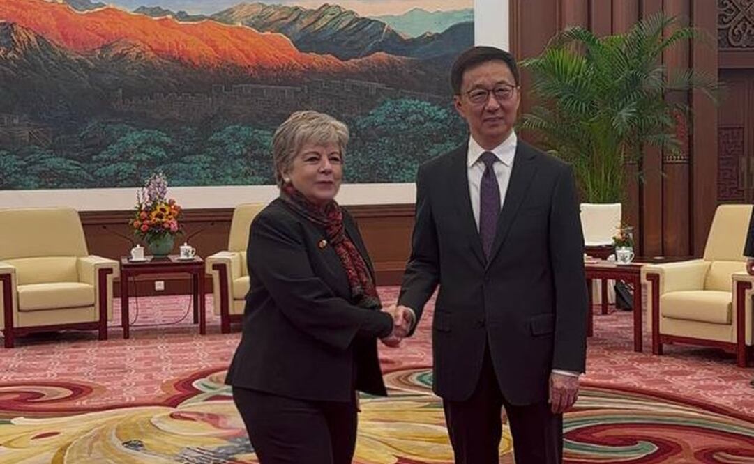 La canciller Alicia Bárcena con el vicepresidente de China, Han Zheng. Foto: SRE