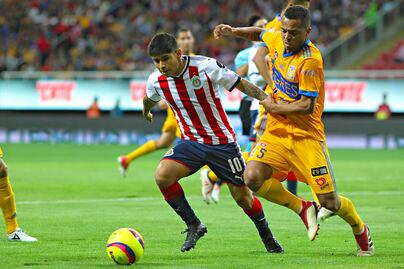 Chivas y Tigres empatan sin goles