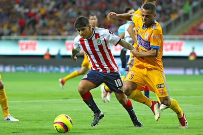 Chivas y Tigres empatan sin goles