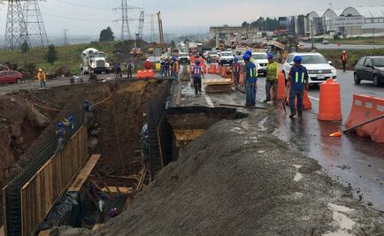 Continúa el caos vial en la México-Toluca tras deslave