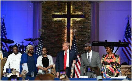 Donald Trump "pesca" votos de afroestadounidenses en iglesia de Detroit