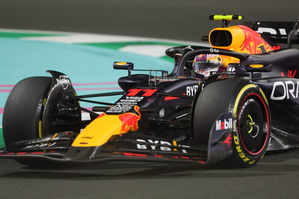 Checo Pérez, durante las prácticas libres- Foto: AFP