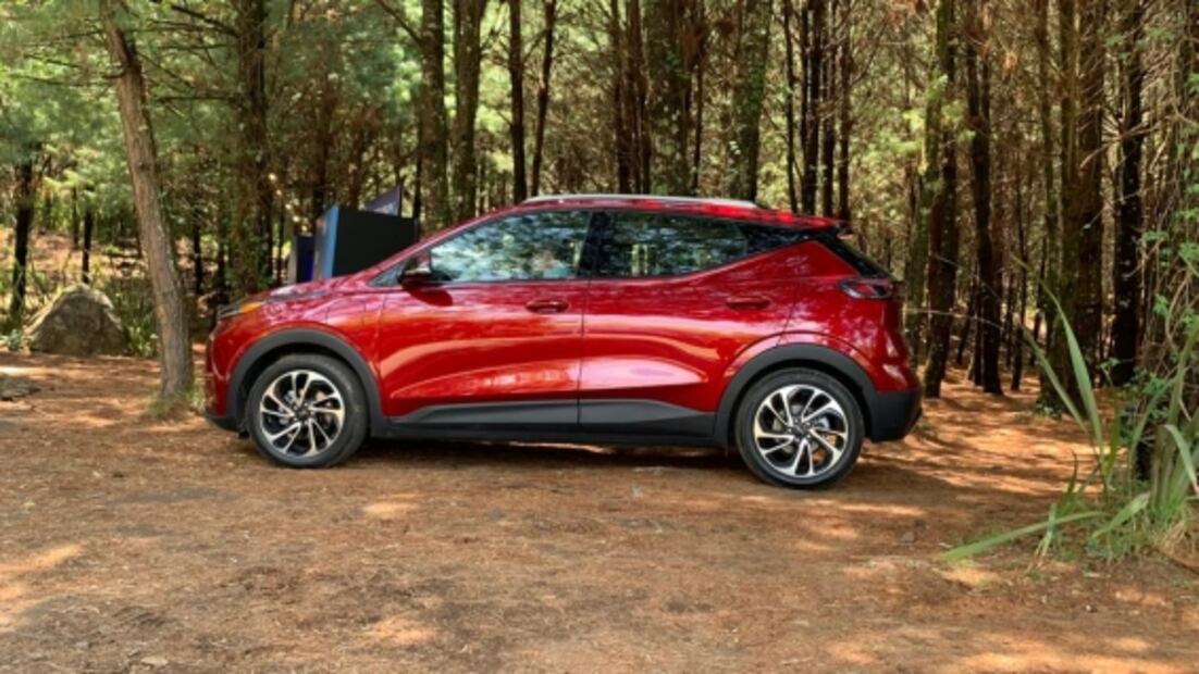 Primer contacto: Chevrolet Bolt EUV 2022, un paso a la electrificación