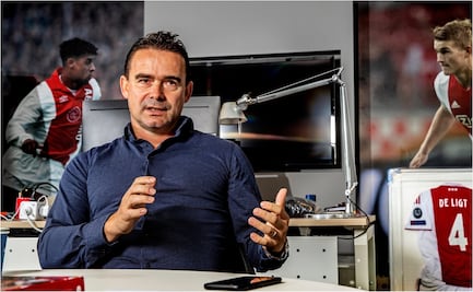 Ajax despide a directivo por enviar mensajes “inapropiados” a compañeras del club