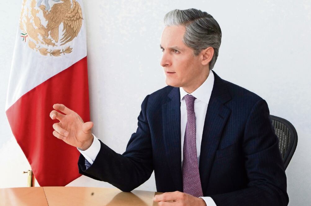 El diputado federal Alfredo del Mazo afirma que el presupuesto para 2017 tiene una perspectiva de crecimiento de 2% y 3% (ARCHIVO EL UNIVERSAL)