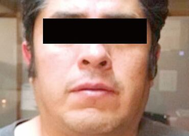 Obligaba a su madre a pedir limosna en el Metro