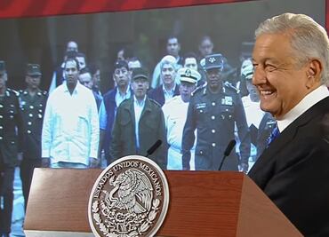 AMLO critica con foto "guerra contra el narco" de Calderón... e identifica a Lázaro Cárdenas Batel, su asesor