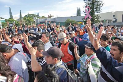Sale de El Salvador tercera caravana centroamericana