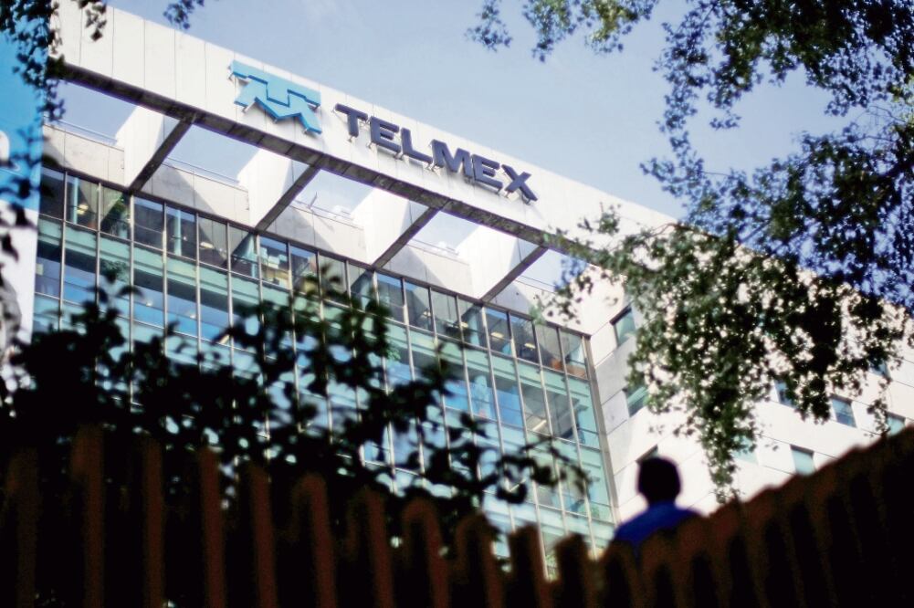 Revisión. América Móvil indica que no ha identificado las consecuencias del plan de separación para Telmex. Foto: ARCHIVO EL UNIVERSAL