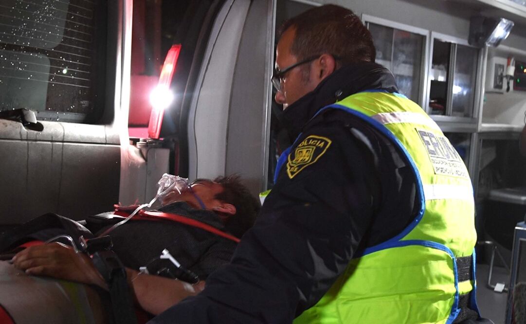 Al sitio llegaron los servicios de emergencia para atender al joven herido. (Fotografía: El Gráfico)