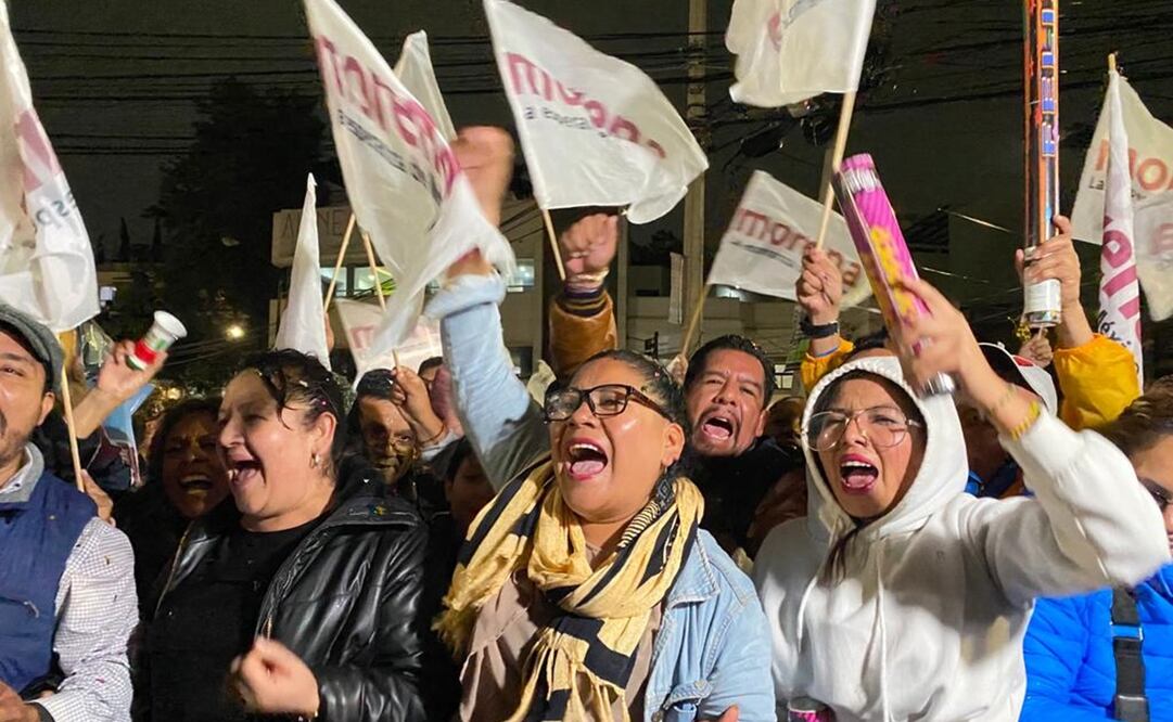 Simpatizantes de Sheinbaum celebran su triunfo en la encuesta de Morena. Foto: Valente Rosas/EL UNIVERSAL