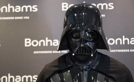 Subastan traje de Darth Vader, el legendario malvado de la saga "Star Wars"