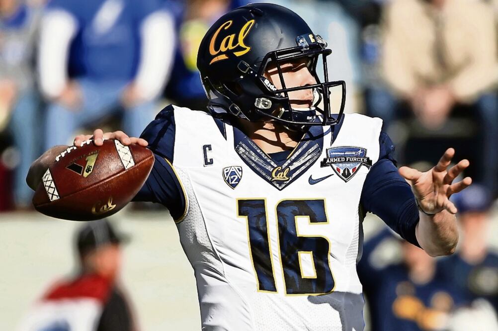Goff es un jugador refinado, con valía mostrada en la potente Pac-12 (RON JENKINS. AP)