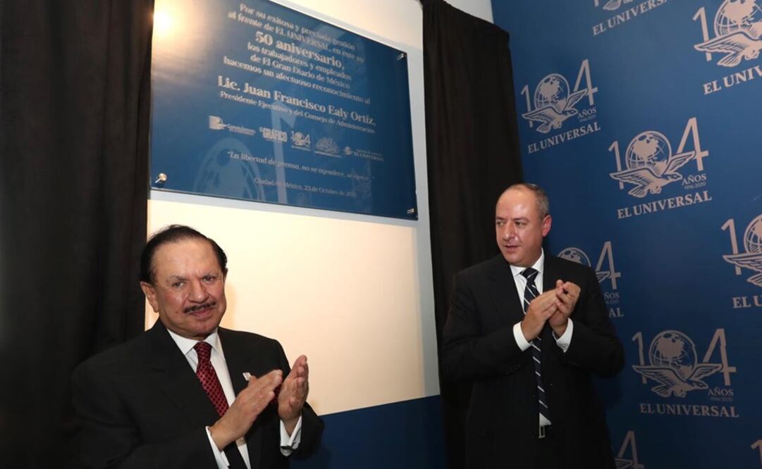 Ealy Ortiz e Ealy Lanz Duret hoy en la develación desde las rotativas de EL UNIVERSAL Foto: Berenice Fregoso / EL UNIVERSAL