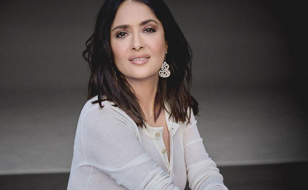 Salma Hayek es el rostro de la portada de marzo de la edición británica de Marie Claire / Foto: Instagram @marieclaireuk / Yu Tsai