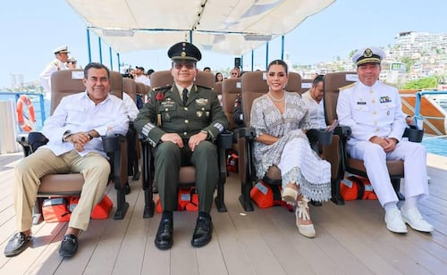 Guerrero Governor Honors Sailors on National Navy Day
