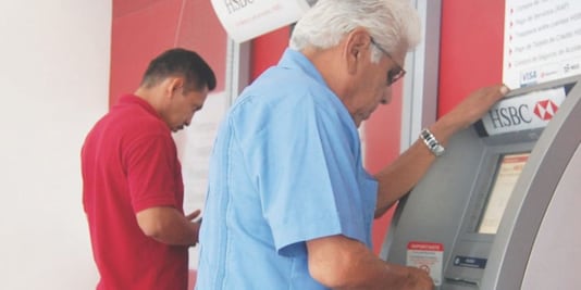 Suben retiros de cajeros automáticos pese a Covid-19: Condusef