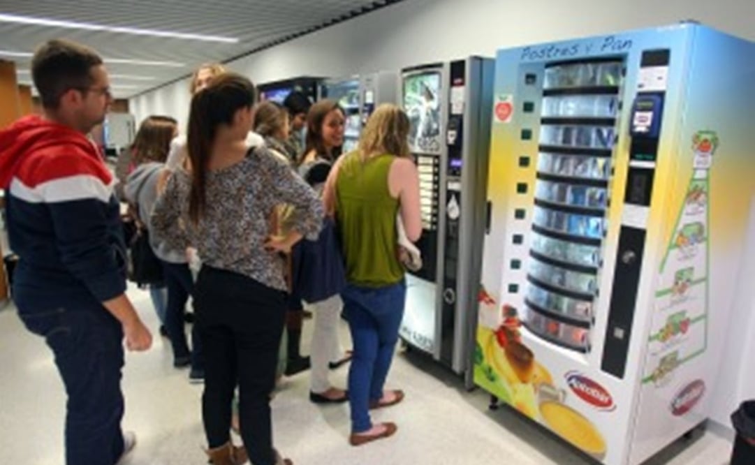 La SCJN determinó que los estudiantes de universidad tienen la edad suficiente para diferenciar y decidir entre la conveniencia o no de consumir alimentos procesados y bebidas azucaradas. (Foto: Archivo / EL UNIVERSAL)