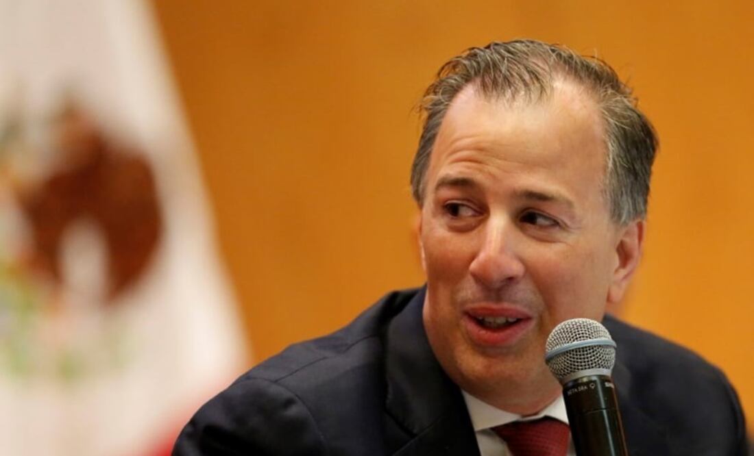 Mexican Finance Minister Jose Antonio Meade addresses the audience during a seminar at the Instituto Tecnologico Autonomo de Mexico in Mexico City, Mexico January 12, 2017. (REUTERS/Carlos Jasso)