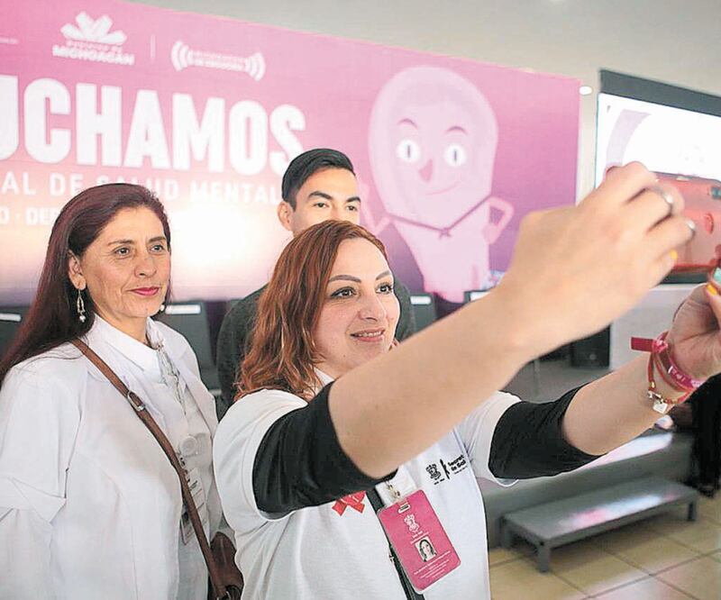 Durante el foro Escucha, los participantes tuvieron la oportunidad de exponer y comentar y sus problemas. En el evento, el gobierno estatal les brindó información para superar la depresión y las adicciones. Foto: Archivo. EL UNIVERSAL