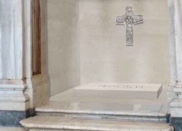 VIDEO: Tumba del papa Francisco está casi lista; Vaticano difunde imagen de la "pequeña y sencilla" sepultura