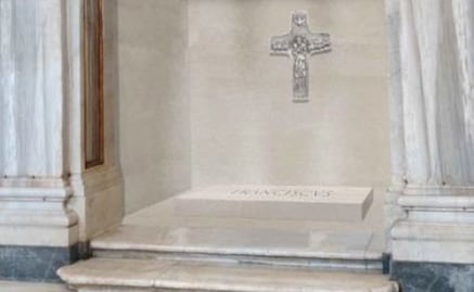 VIDEO: Tumba del papa Francisco está casi lista; Vaticano difunde imagen de la "pequeña y sencilla" sepultura