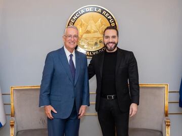 Salinas Pliego se reúne con presidente Nayib Bukele; seguridad, tema clave de la reunión