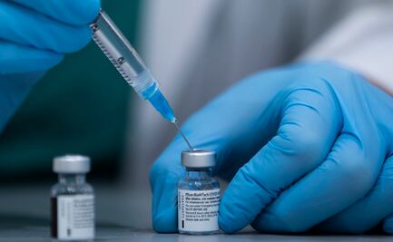 ¿Por qué Pfizer está retrasando entrega de vacunas contra el Covid-19?