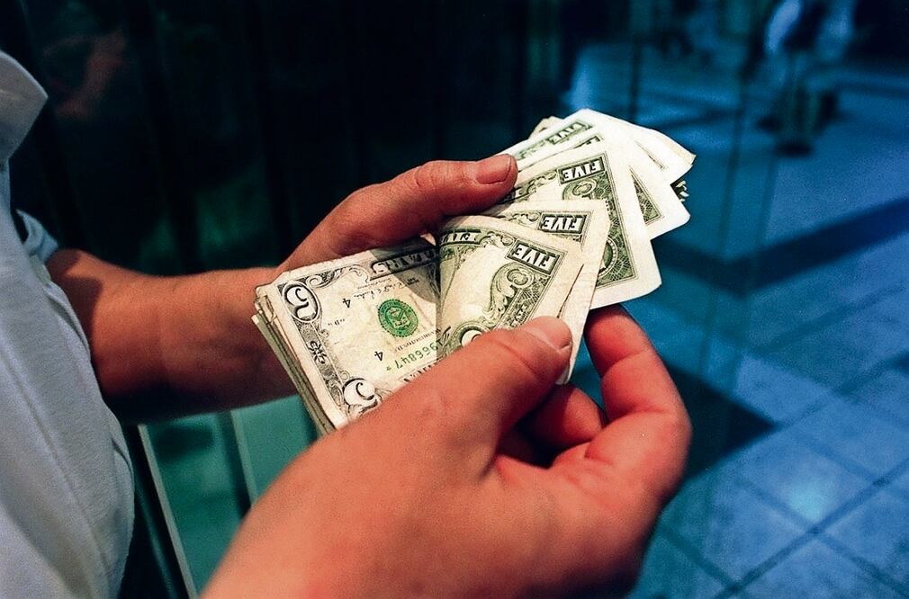 Sobre el dólar, Grupo Mifel señala que no hay presiones y el tipo de cambio estaría cerrando este año entre 17.50 y 18 pesos. Foto: Archivo / EL UNIVERSAL