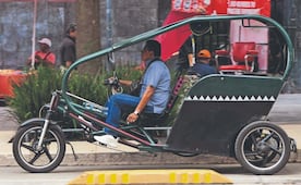 Ciclotaxis se agandallan el Centro Histórico de la CDMX con cobros elevados y sin placas