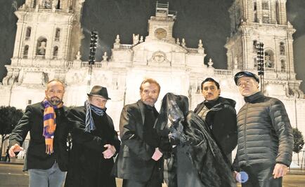 La dama de negro se aparece en el Zócalo