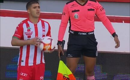 Futbolista del Necaxa jugó sin el escudo del equipo