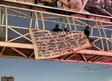 Aparecen presuntas narcomantas en puentes peatonales de La Paz, BCS; autoridades las retiran