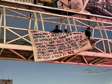 Aparecen presuntas narcomantas en puentes peatonales de La Paz, BCS; autoridades las retiran