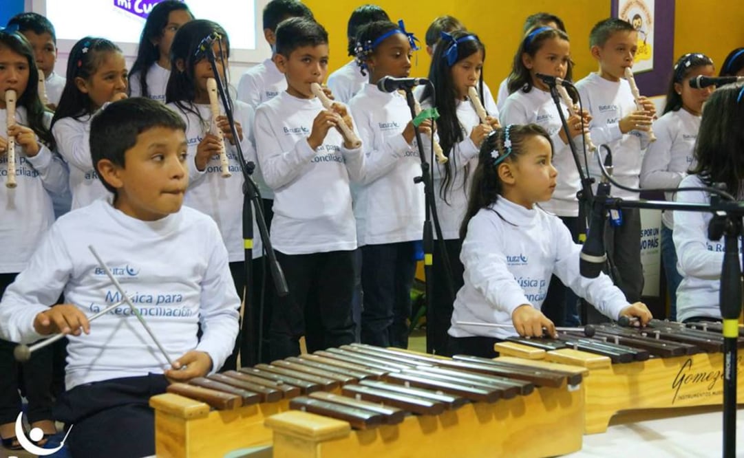 "La atención es para todos, para diferentes etnias indígenas, mestizos, afrodescendientes. Todo niño que llegue y quiera estudiar música se le recibe sin cobrarle nada", comentó Constantino Herrera, coordinador de Batuta. FOTO: Facebook/Fundación Batuta.
