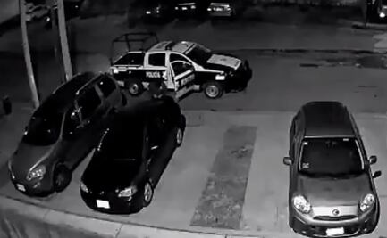 Captan en video a policías de Nicolás Romero en supuesto robo de autopartes 