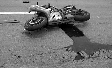 Motociclista muere atropellado en Circuito Exterior Mexiquense