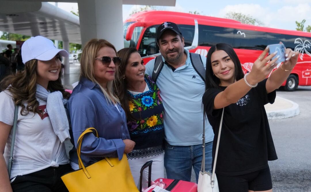 Mara Lezama presenta nueva ruta de ADO en Cancún; conecta aeropuerto con la zona hotelera. Foto: Especial