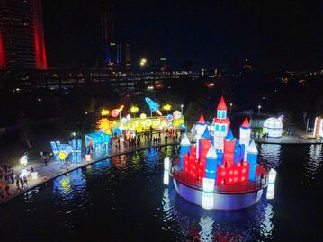 Luztopía, el festival navideño con 200 figuras iluminadas