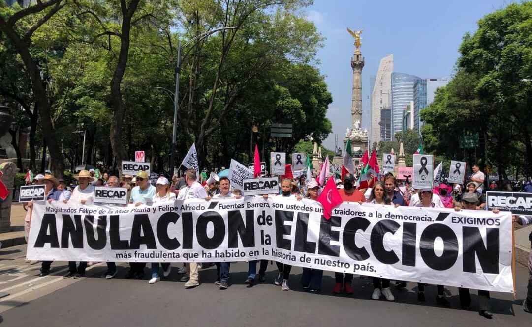 Integrantes de la organización Resistencia Civil, Activa y Pacífica marchan del Ángel de la independencia con rumbo al monumento a la Revolución para pedir al gobierno federal la nulidad de las elecciones del poder judicial. Foto: Diego SImón / EL UNIVERSAL.