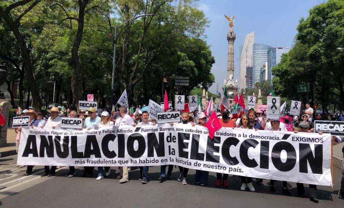 Integrantes de la organización Resistencia Civil, Activa y Pacífica marchan del Ángel de la independencia con rumbo al monumento a la Revolución para pedir al gobierno federal la nulidad de las elecciones del poder judicial. Foto: Diego SImón / EL UNIVERSAL.