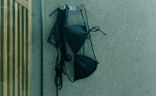 El cuidado correcto de los trajes de baño prolonga su vida útil y mantiene su apariencia intacta. Foto: Unsplash