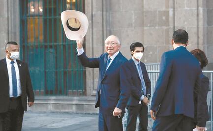Inicia Ken Salazar al frente de embajada de EU