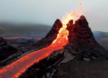 Dron muestra ríos de lava por erupción de volcán en Islandia