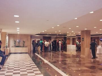 Equipo de Meade sigue debate en Hotel del Centro de la CDMX