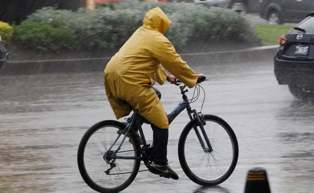 Esta tarde, al menos llovió en 10 delegaciones de la capital./Ariel Ojeda - EL UNIVERSAL