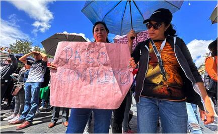Maestros se manifiestan en autopistas México-Puebla y México-Pachuca